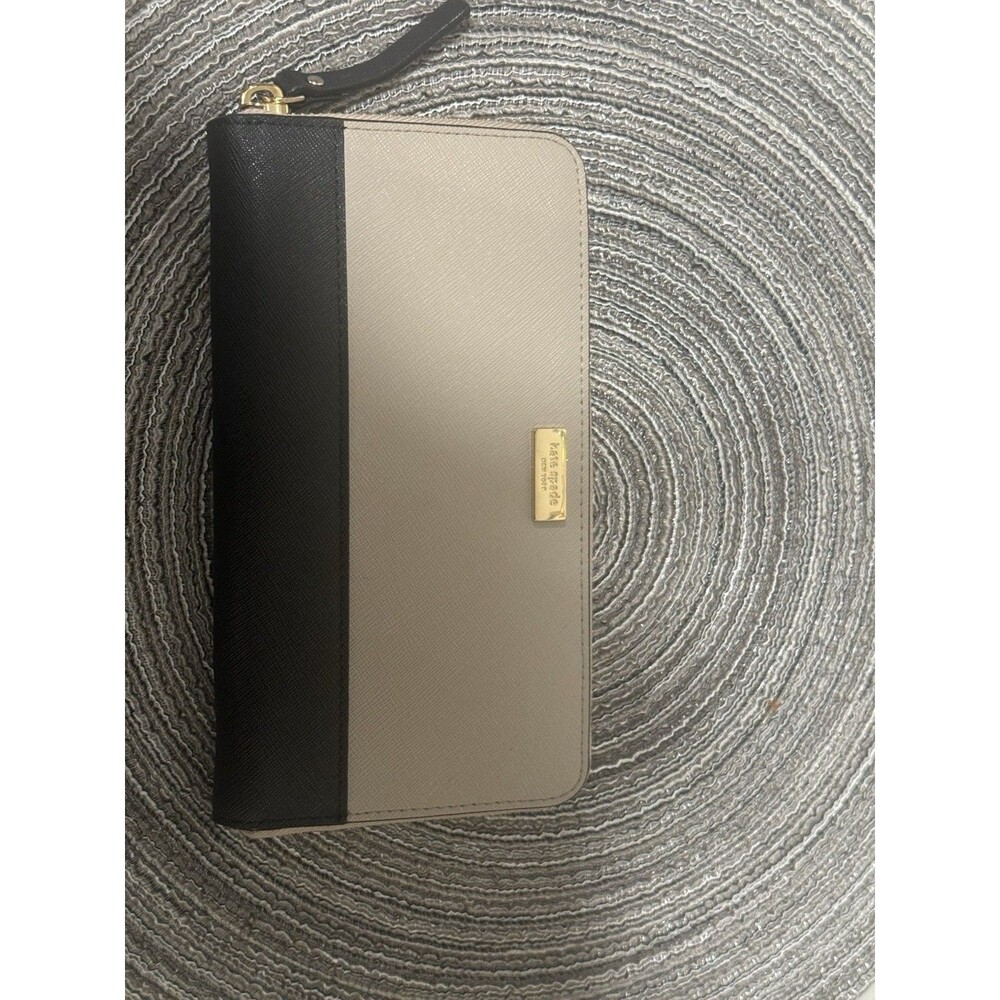 kate spade new york Zip-Around Wallet, Black/Beige Solid Logo, Credit Card